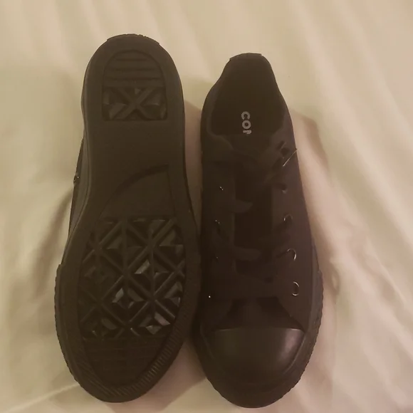 Black Converse - Picture 3 of 4